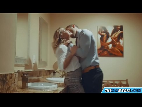 ❤️ Uma blonde obugaxayo ekuyenga endlini yangasese yomphakathi Izithombe zocansi ezisezingeni eliphezulu ku-zu.verhentai.ru